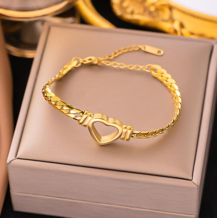 Golden Heart Link Bracelet