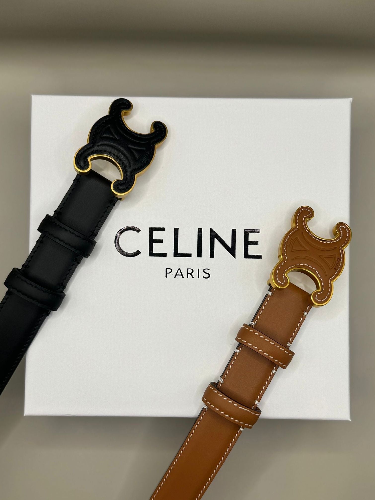 Elegant Statement Buckle Leather Belt
